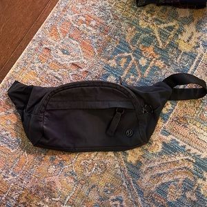 Lululemon fanny pack